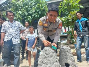 Peduli Terhadap Lingkungan, Kapolsek Luwuk Hadiri Transplantasi Terumbu Karang
