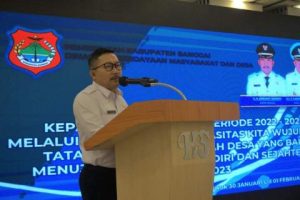 Bupati Amirudin Ingatkan Kades, Agar Tidak Serampangan Mengganti Aparat Desa