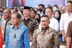 Bupati Banggai dan Kepala Daerah Se_Sulteng, Hadiri Kuliah Umum dan Bedah Buku “Aldera” di Palu