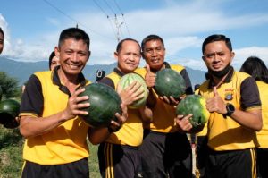 Manfaatkan Lahan dan Panen Semangka Ala Polda Sulteng