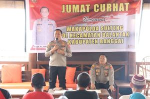 Kapolres Banggai Dampingi Wakapolda Sulteng, Gelar Jumat Curhat di Balantak Utara