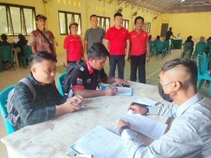 63 Orang Warga Desa Peboa Kecamatan Petasia Timur, Ikuti Job Fair PT. GNI di Balai Desa