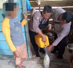 Polisi Geledah Kios Milik IRT di Toili Barat, Puluhan Liter Cap Tikus Disita