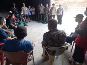 Polsek Luwuk Sinergi Dengan Danramil Luwuk, Redam Aksi Damai Buruh