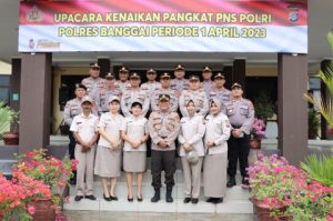 Wakapolres Banggai Pimpin Upacara Kenaikan Pangkat PNS Polri