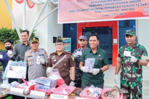 Tingkatkan Sinergitas, Wakaporles Banggai Hadiri Pemusnahan Barang Bukti di Kejari