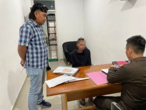 Tahap II, Polisi Serahkan TSK Penganiayaan dan BB Ke Jaksa