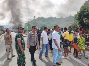 Akses Blokade Jalan Kembali Dibuka, Polres Banggai Berhasil Mediasi Masyarakat