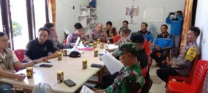 Satlantas Polres Banggai dan Polsek Bunta, Hadiri Rakor Perbaikan Jalan Trans Sulawesi