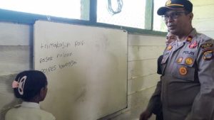 Bikin Bangga, Ini Kisah Mulia Polsek Nuhon Untuk Suku Kini dan Suku Tiboboi