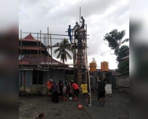 Masyarakat Desa Dongin, Gotong-Royong Lakukan Pengecoran Empat Tiang Masjid Al-Ikhlas