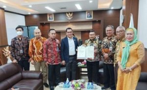 Bupati Banggai, Menandatangani Komitmen dan Rencana Aksi Penyelesaian Tindak Lanjut Rekomendasi Hasil Pemeriksaan BPK Perwakilan Provinsi Sulteng