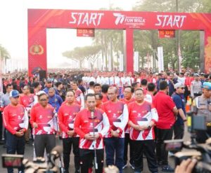 Fun Walk Dengan Lintas Elemen, Kapolri Gaungkan Jaga Persatuan-Kesatuan Bangsa