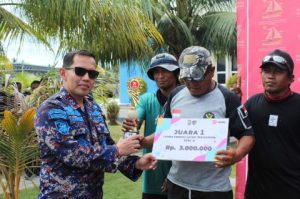 Mengangkat Kearifan Lokal, Ditpolairud Polda Sulteng Gelar Lomba Perahu Layar Tradisional