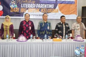 Sekda Banggai, Buka Kegiatan Workshop Literasi Parenting Bagi Ibu Untuk Keluarga