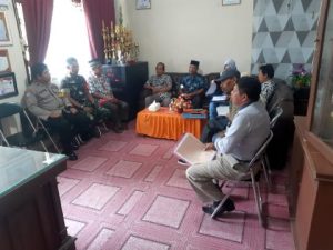 Bhabinkamtibmas Hadiri Undangan Mediasi Sengketa Lahan, Antara Seorang Warga dan PT. BSS