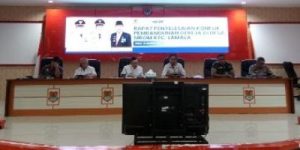 Bupati Banggai, Pimpin Rapat Penyelesaian Konflik Pembangunan Gereja di Desa Sirom Kecamatan Lamala