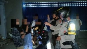 Pimpin Patroli Malam Minggu, Kapolsek Pagimana Amankan Motor Knalpot Racing dan Miras