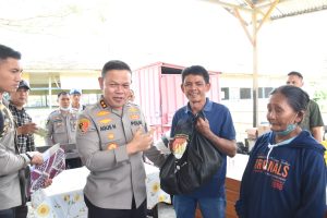 32 Tahun Pengabdian Untuk Negeri, Kapolda Sulteng serahkan bantuan di Lore Selatan Poso