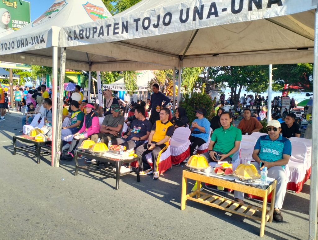 Waka Polres Touna Hadiri RUN Anniversary 1 tahun Touna berlari