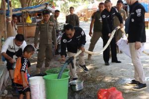 Distribusi Air Bersih Warnai Bakti Sosial HUT Humas Polri Ke-72 di Sulteng