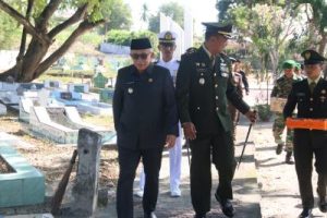 Sambut HUT TNI Ke-78, Kodim 1308/LB Ziarah ke Taman Makam Pahlawan (TMP) Tanjung Tuwis