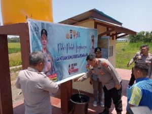 Polri Peduli, Kapolres Banggai Resmikan Bantuan Sumur Bor, Pompa Air dan Fasilitas MCK