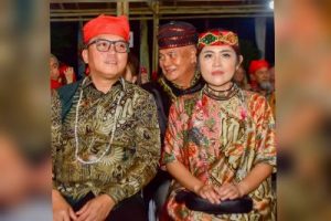 Bupati Morut dr. Delis Bersama Istri, Hadiri Pembukaan Festival Danau Poso