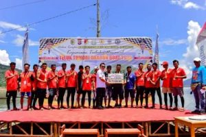 Muna Barat Juara Pada Kejuaraan Terbuka Nasional Dragon Boat Teluk Tomori 2023