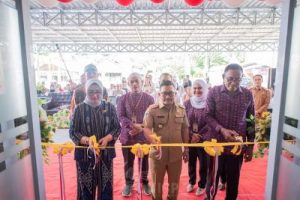 Bupati Banggai, Resmikan Kantor BPR SMA Cabang Luwuk