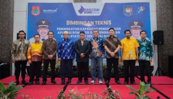 Analis Kebijakan Ahli Utama Buka Bimtek Peningkatan Kapasitas Penggunaan Aplikasi Romantik dan Penginputan DSSD