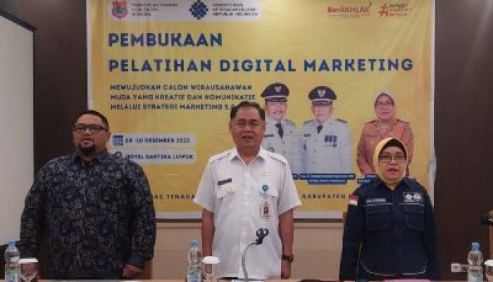 Mewakili Bupati Banggai, Sekda Abdullah Ali Buka Kegiatan Pelatihan Digital Marketing Tahun 2023