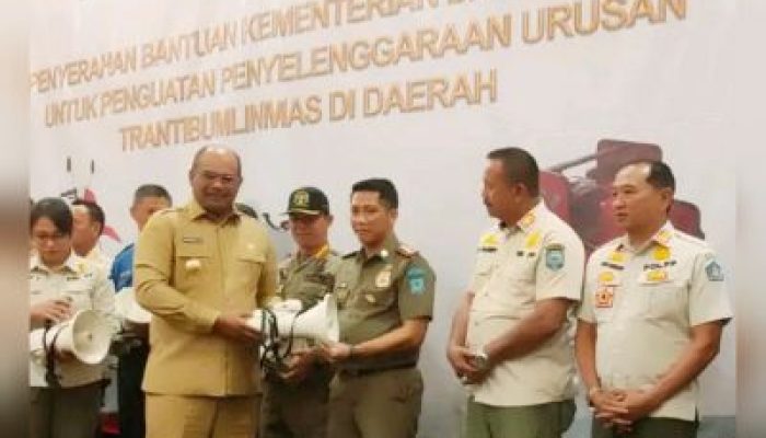 Kemendagri Beri Bantuan Toa Pada SATPOL-PP BANGKEP