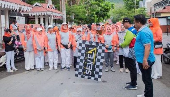 Sekda Abdullah Pimpin Aksi Jalan Santai dan Pasar Murah, Dalam Rangka Perayaan HUT DWP Ke-24