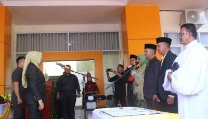 Ketua DPRD Morut, Lantik 3 Anggota PAW Masa Bakti Tahun 2019-2024
