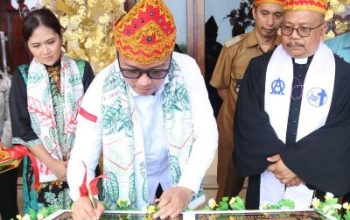 Bupati Morut Hadiri Perayaan HUT Ke-96 Jemaat Rehobot Peboa, Sekaligus Resmikan Gedung Gereja