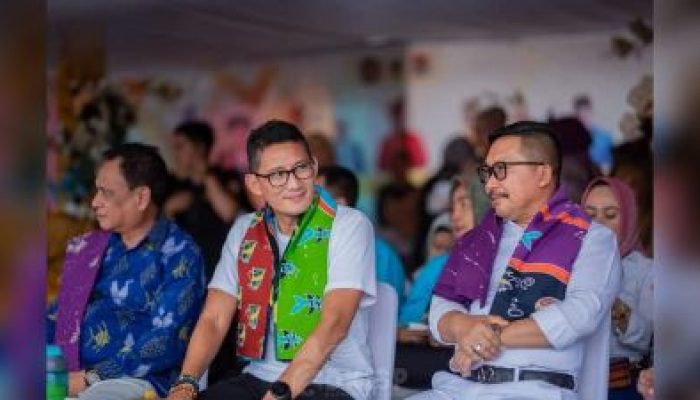 Lepas Pengantaran Tumpe Ke Kerajaan Banggai, Menparekraf Sandiaga Uno : Festival Terbaik Di Indonesia