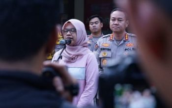 Panitia Klarifikasi Tak Ada Intimidasi Polisi, Atas Pentas di TIM