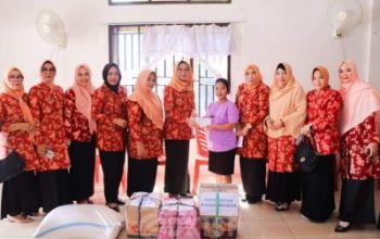 Dalam Rangka HUT Ke-24 Tahun, Dharma Wanita Banggai Anjangsana Sekaligus Menyerahkan PMTAS