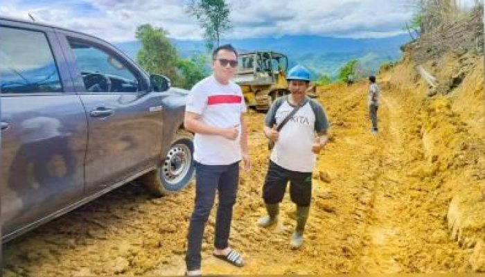Bupati Delis Turun Langsung, Cek Perbaikan Infrastruktur Jalan di Pedalaman Suku Wana Kecamatan Mamosalato