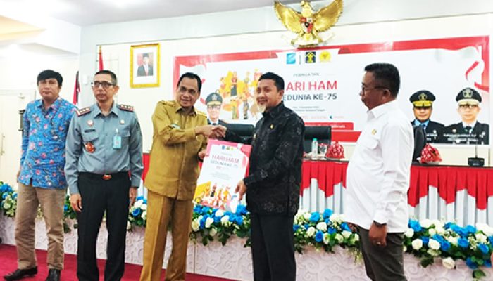 Kabupaten Tojo Una-Una  menerima penghargaan Peduli HAM pada  peringatan HAM Sedunia ke 75