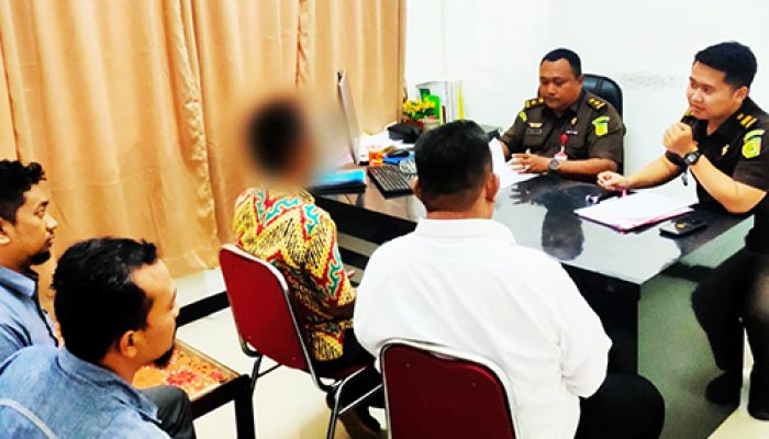 Tersangka dugaan korupsi Mantan Kades Sidondo  dilimpahkan Penyidik Tipidkor Polres Sigi ke Kejari Donggala