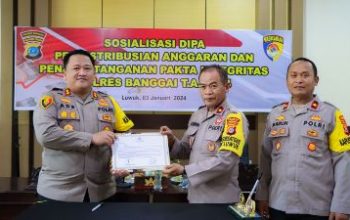 Awal Tahun, Kapolres Banggai Pimpin Sosialisasi Dipa 2024 dan Penandatanganan Pakta Integritas