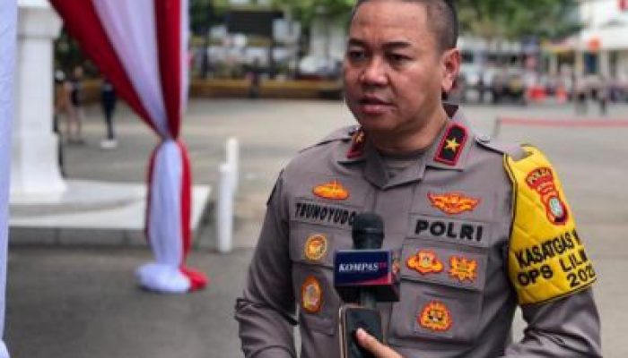 Polri Bantu Evakuasi Korban Kecelakaan KA Turangga dan KA Bandung Raya