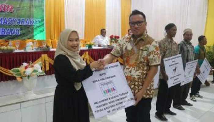 Hadiri Acara Syukuran Panen Masyarakat Desa Kalombang, Bupati Morut Serahkan BKK Dan 1 Unit Kendaraan Operasional Untuk Sekolah PAUD