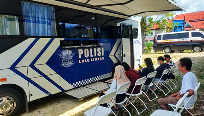 Dekatkan Polri Ke Masyarakat Sat Lantas Polres Sigi lakukan Pelayanan SIM Keliling