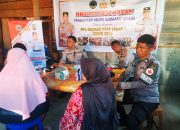Satgas Bantuan Dokkes Ops Madagoraya 2024 Tahap I Sambangi Warga Terdampak Banjir