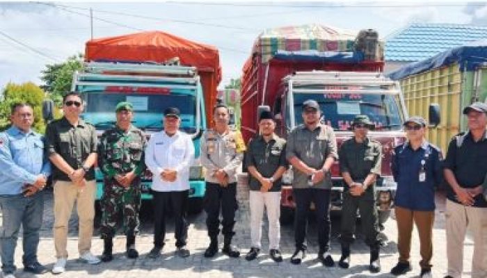 Kotak Suara Tiba di Kecamatan Liang, Dijaga Ketat Babinsa, Anggota Polsek, PPK, Panwascam dan Pol PP