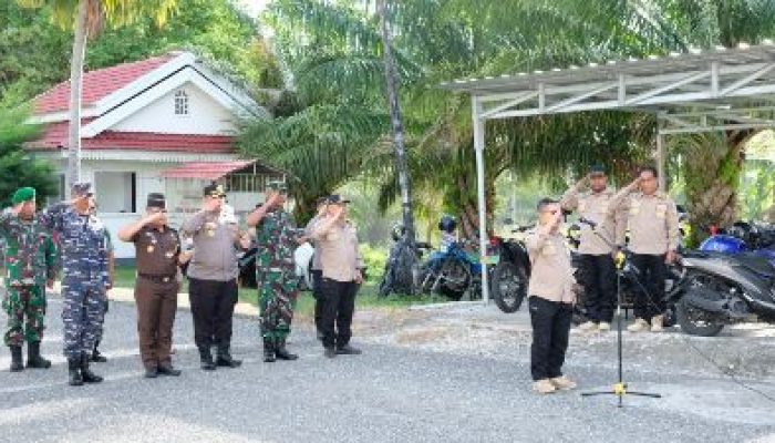 Bupati Banggai, Pimpin Apel Kesiapan Pemantauan Pelaksanaan Pemungutan Suara di Sejumlah TPS Serta Melepas Tim Kesbangpol dan Instansi Terkait