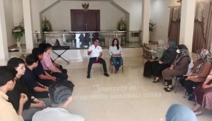 Bupati Morowali Utara Beri Pesan Kepada Dokter Internship : Fokus dan Profesional Dalam Pelayanan